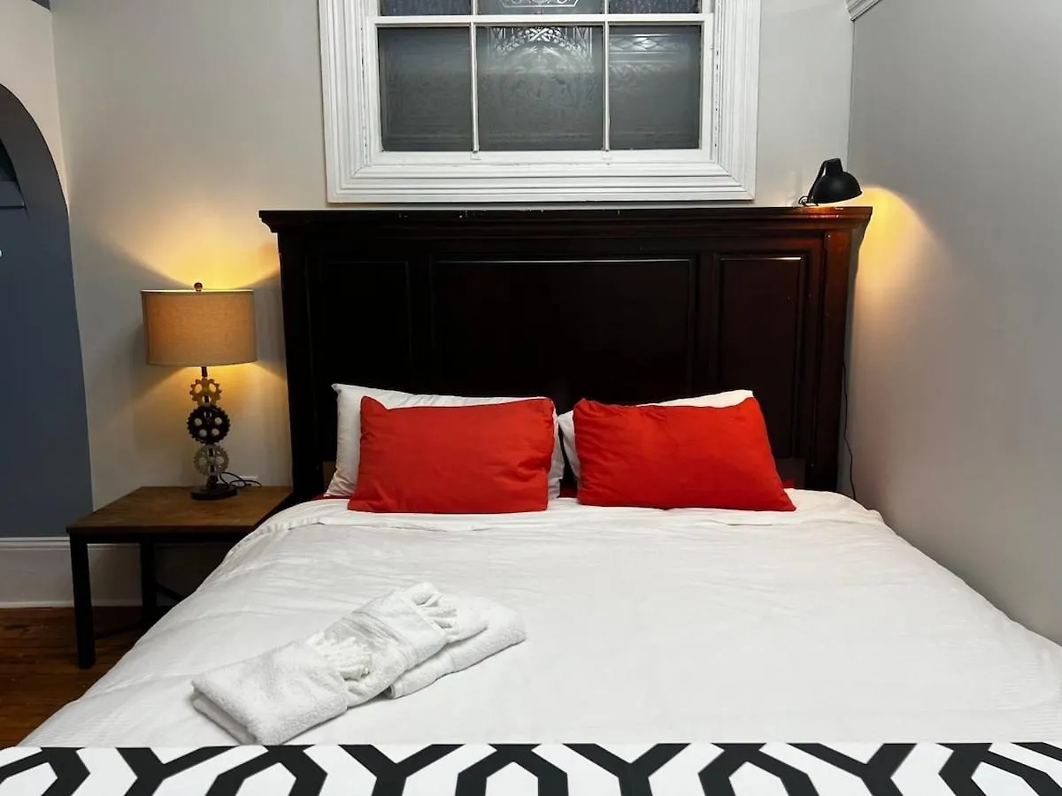 Timeless Comfort, Downtown Living, Apt#2 At The Inglis Heritage Apartment Halifax
