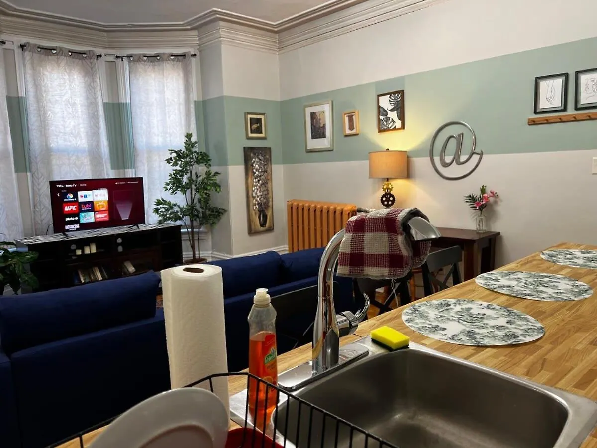 Apartmán Timeless Comfort, Downtown Living, Apt#2 At The Inglis Heritage Halifax Kanada