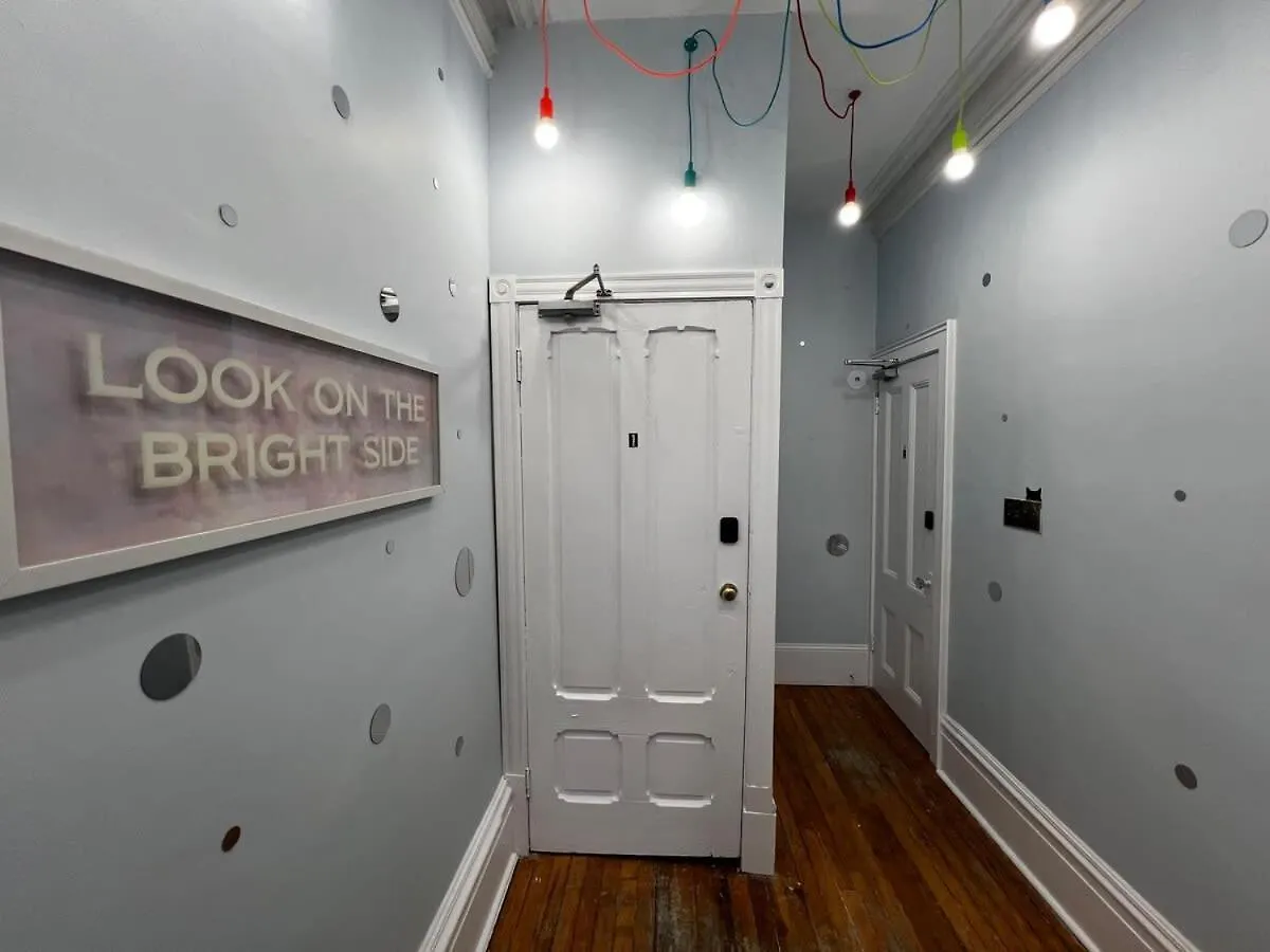 Apartmán Timeless Comfort, Downtown Living, Apt#2 At The Inglis Heritage Halifax
