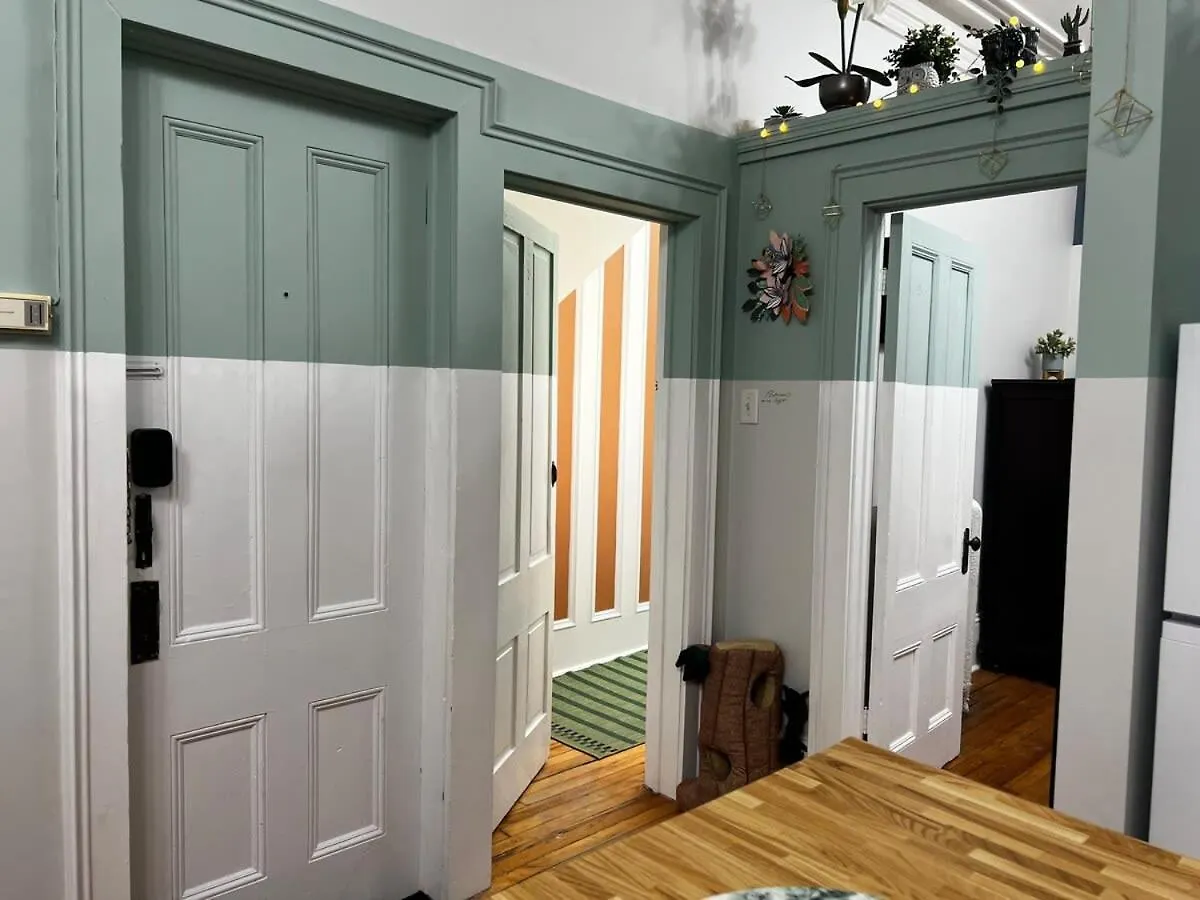 Apartmán Timeless Comfort, Downtown Living, Apt#2 At The Inglis Heritage Halifax Kanada